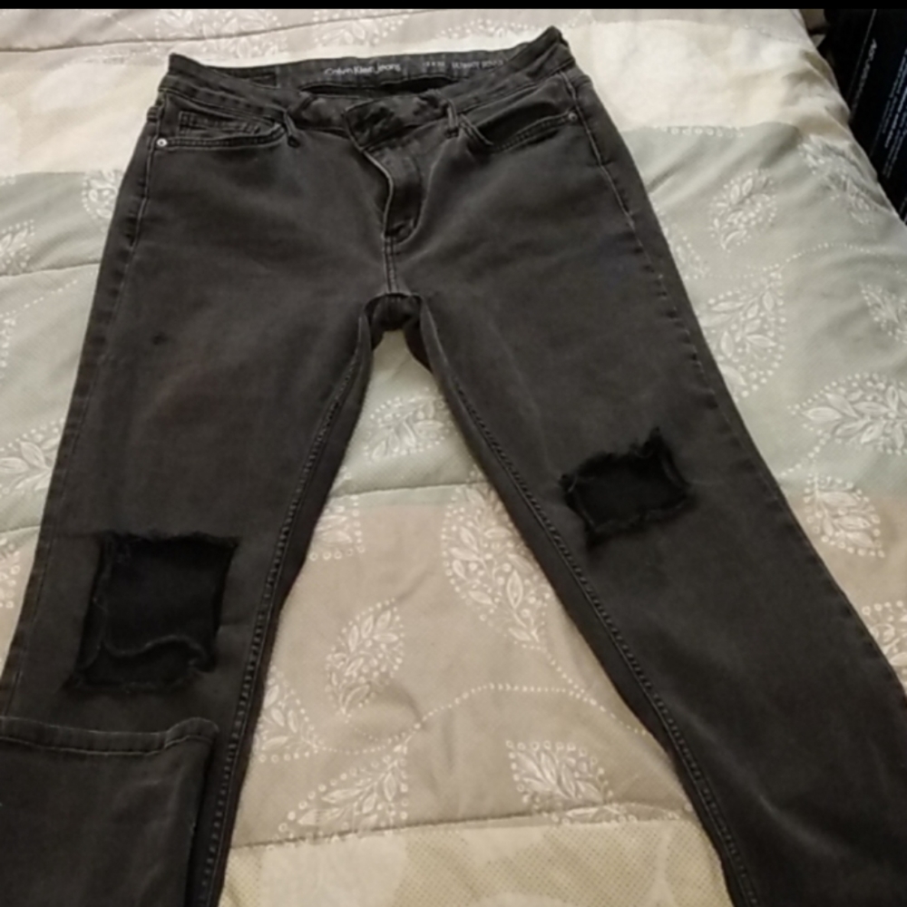 Black Knee Ripped Jeans